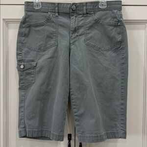 Gloria Vanderbilt Womens Karson Bermuda Shorts Sz 10P Sage All Over Slimming